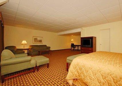 Quality Inn And Suites Conference Center Ричмънд Екстериор снимка