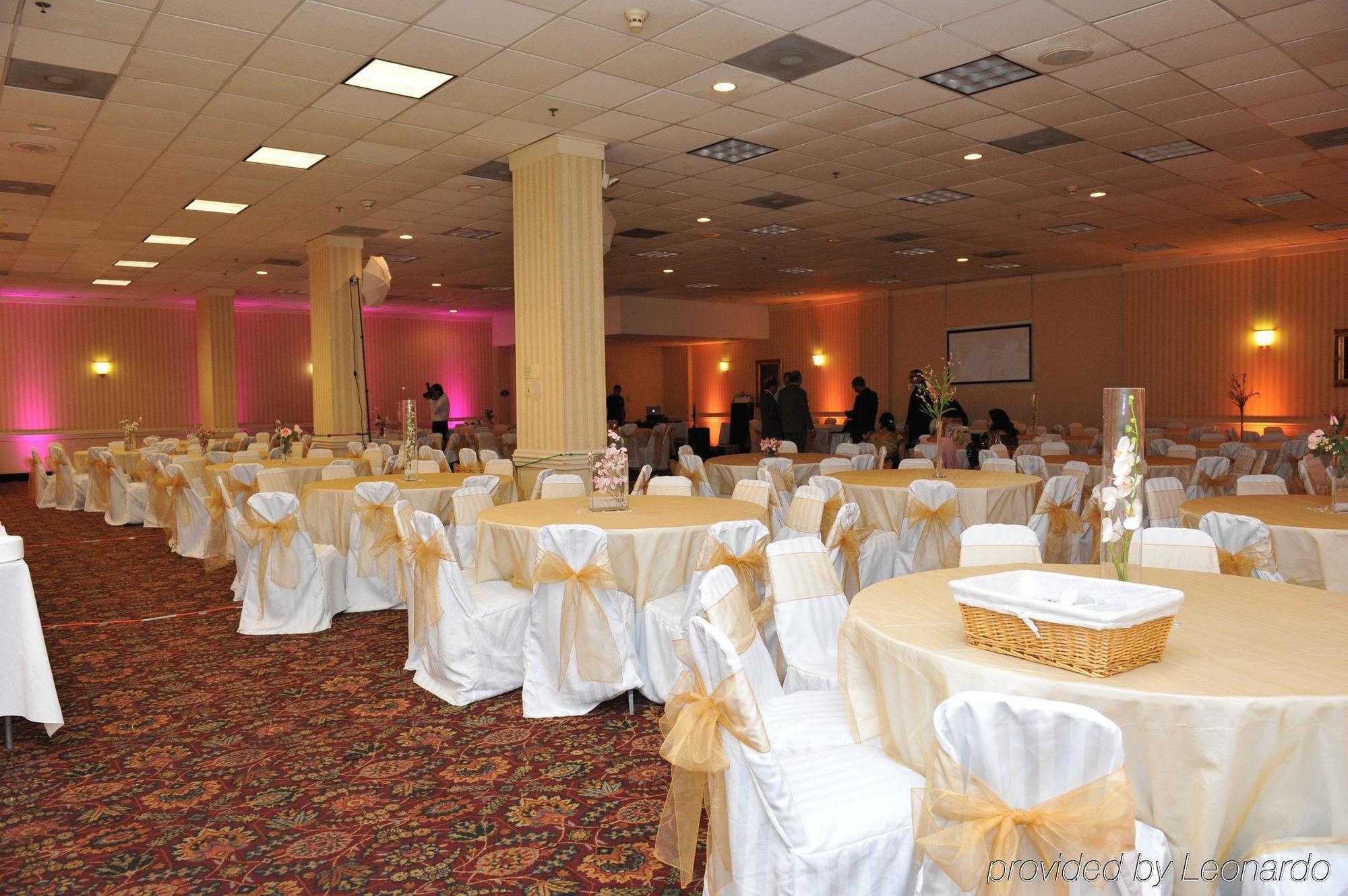 Quality Inn And Suites Conference Center Ричмънд Съоръжения снимка
