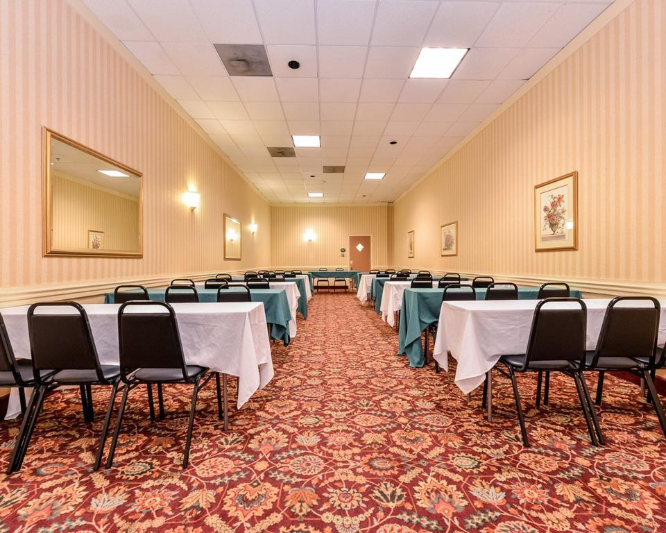 Quality Inn And Suites Conference Center Ричмънд Екстериор снимка