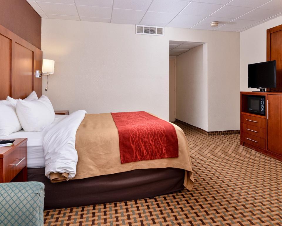 Quality Inn And Suites Conference Center Ричмънд Екстериор снимка
