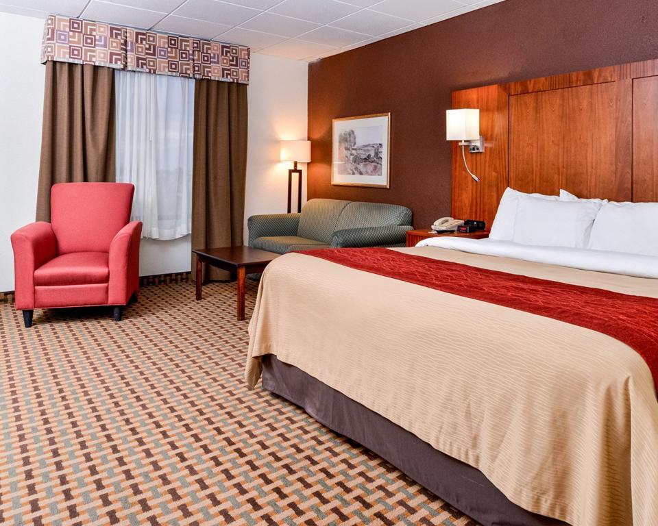 Quality Inn And Suites Conference Center Ричмънд Екстериор снимка