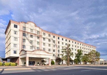Quality Inn And Suites Conference Center Ричмънд Екстериор снимка