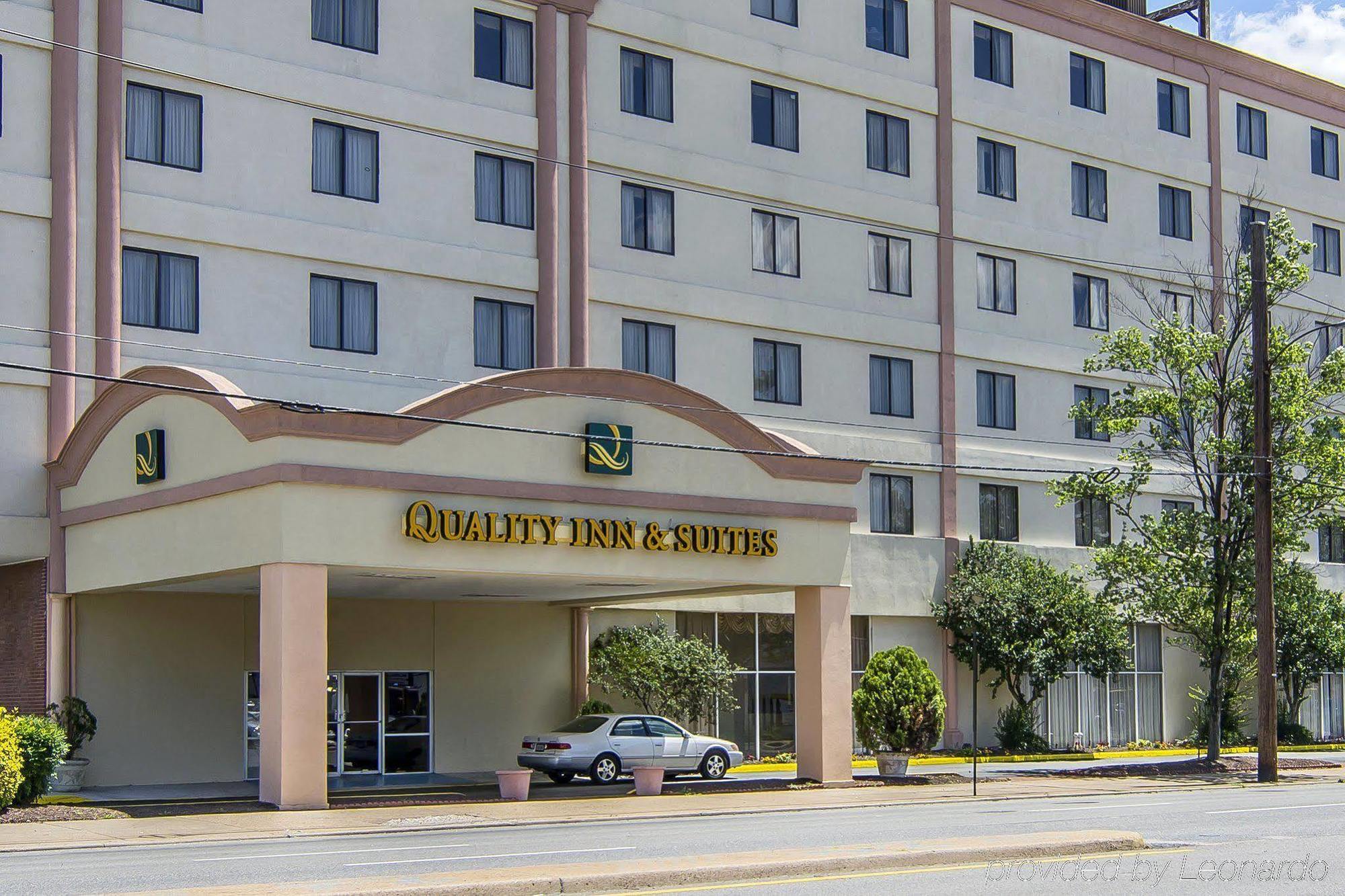 Quality Inn And Suites Conference Center Ричмънд Екстериор снимка