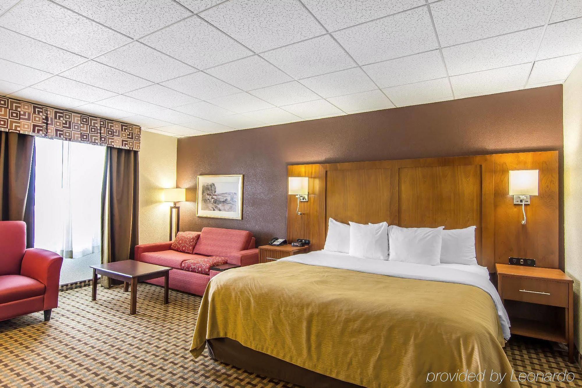 Quality Inn And Suites Conference Center Ричмънд Екстериор снимка
