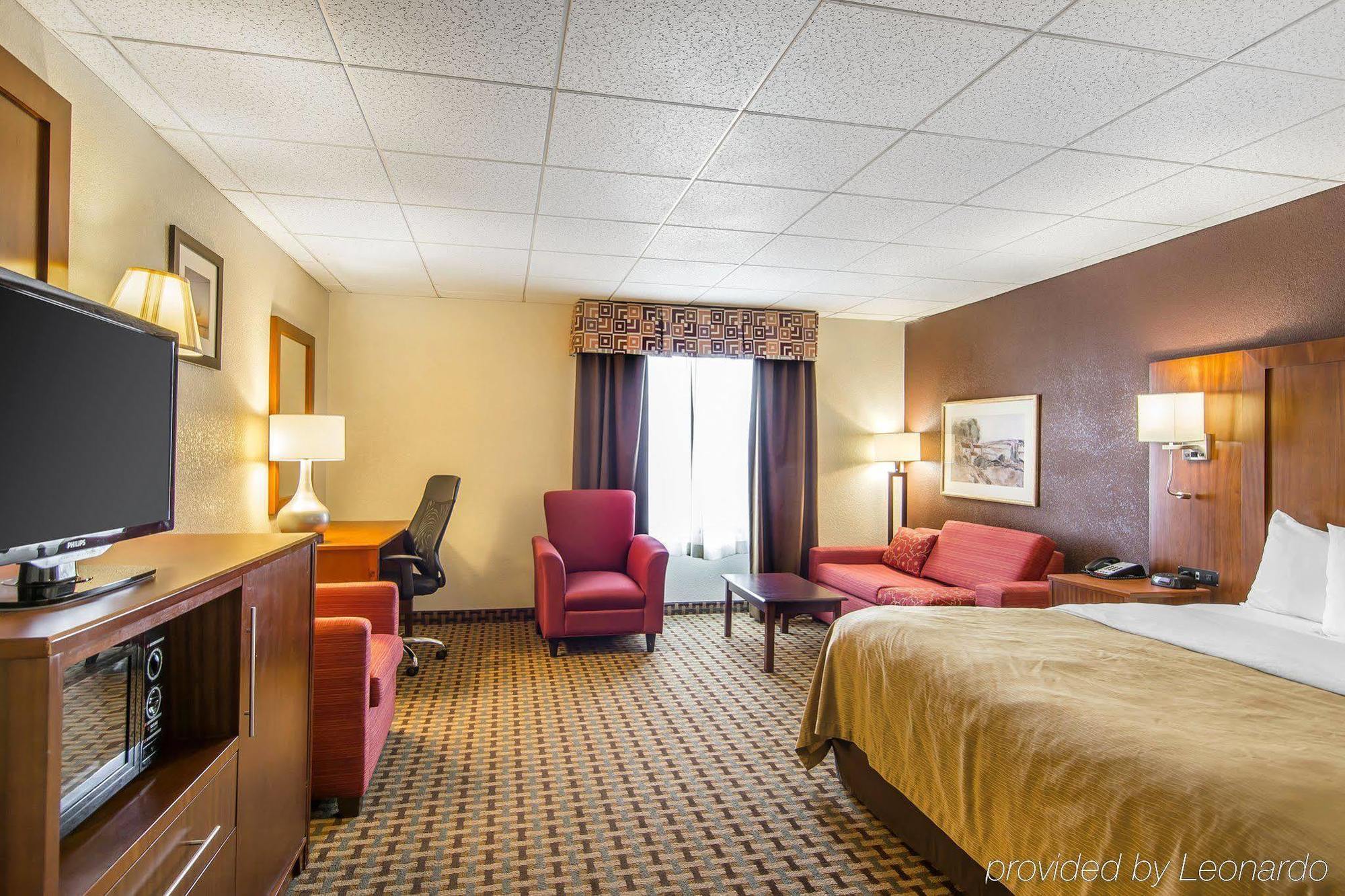 Quality Inn And Suites Conference Center Ричмънд Екстериор снимка