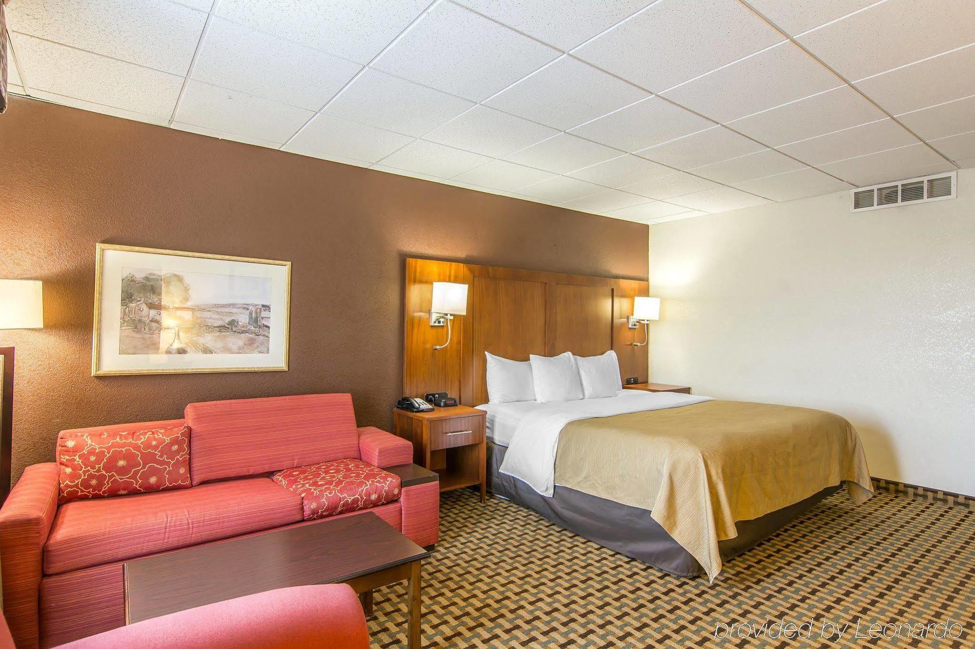 Quality Inn And Suites Conference Center Ричмънд Екстериор снимка