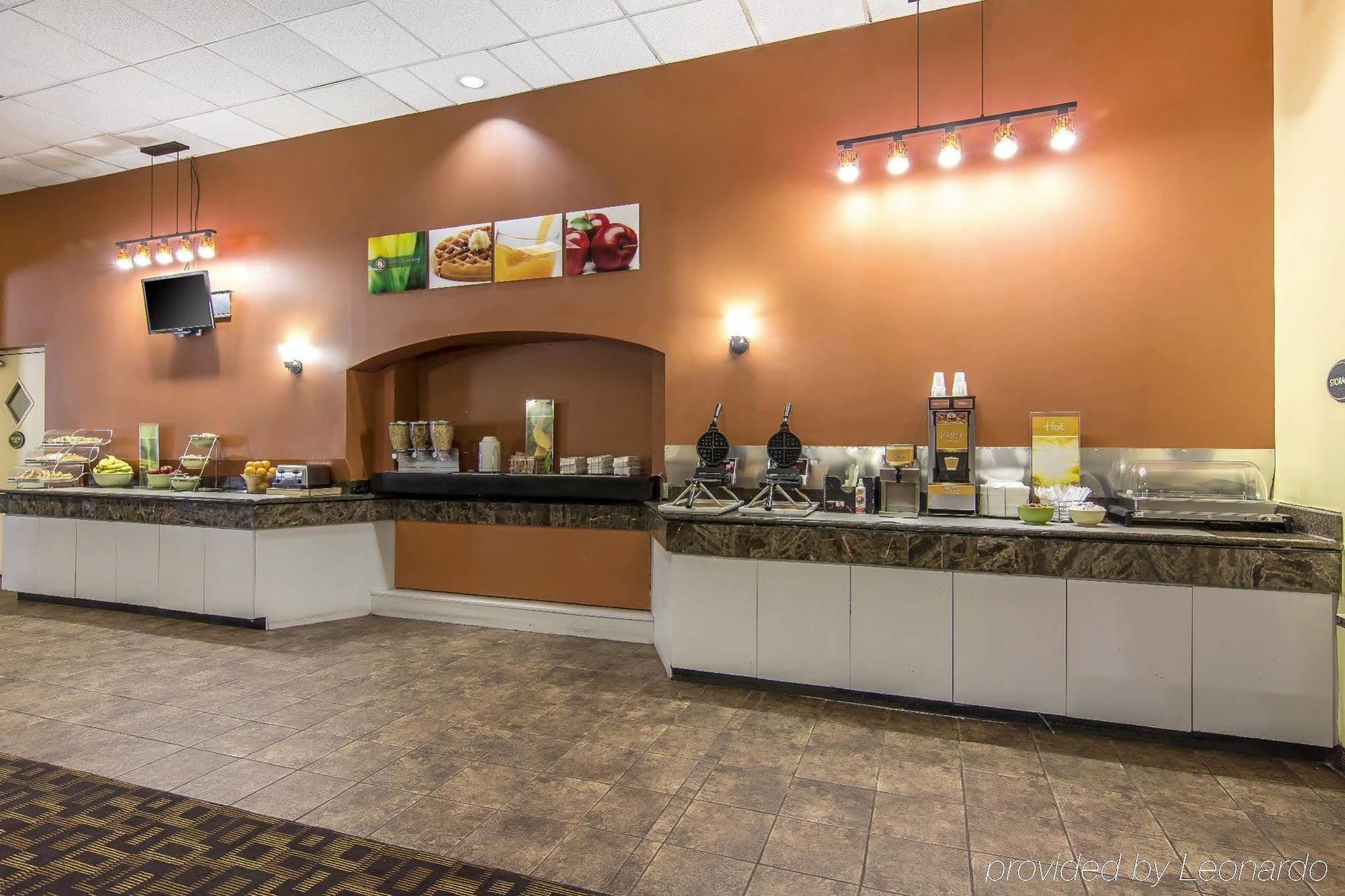 Quality Inn And Suites Conference Center Ричмънд Екстериор снимка